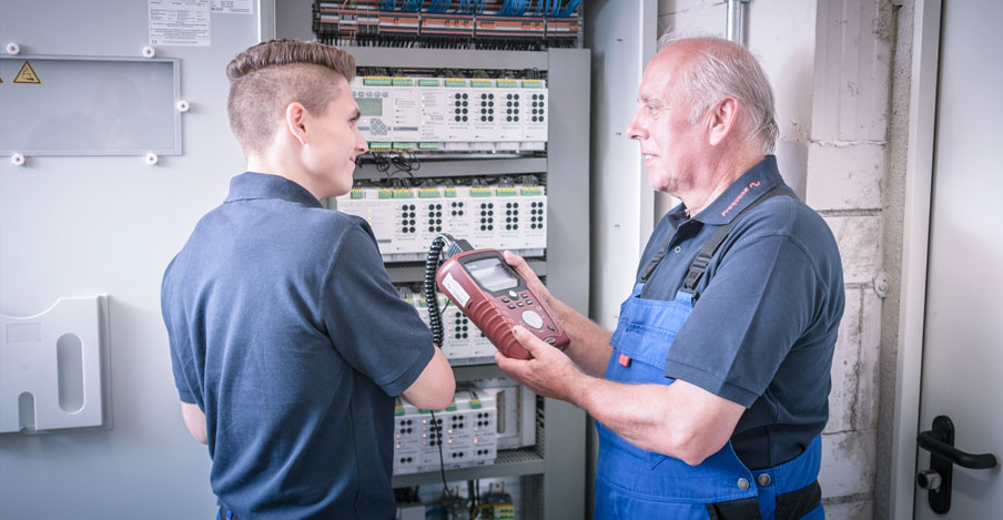 Prüfung ortsfester elektrischer Anlagen durch esmatic Prüfung ortsfester elektrischer Anlagen durch esmatic
